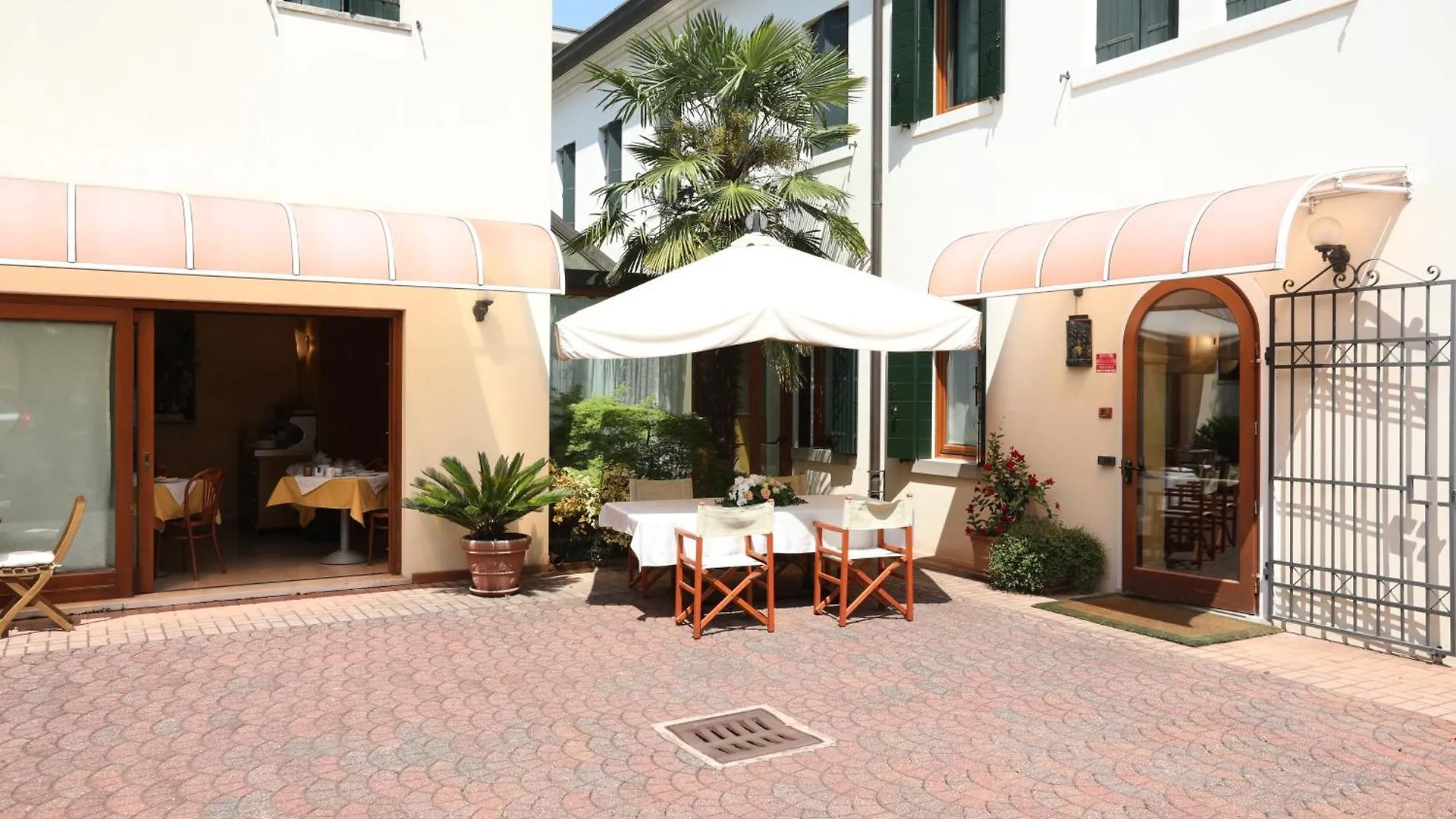 Hotel Cris Mestre