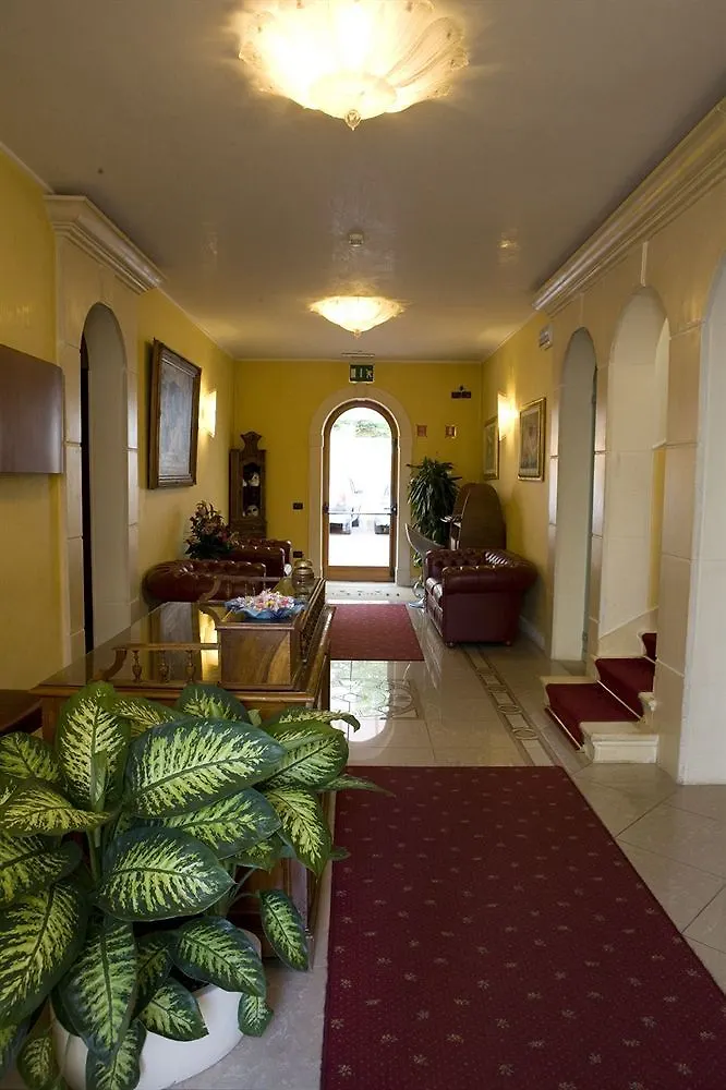 Hotel Cris Mestre