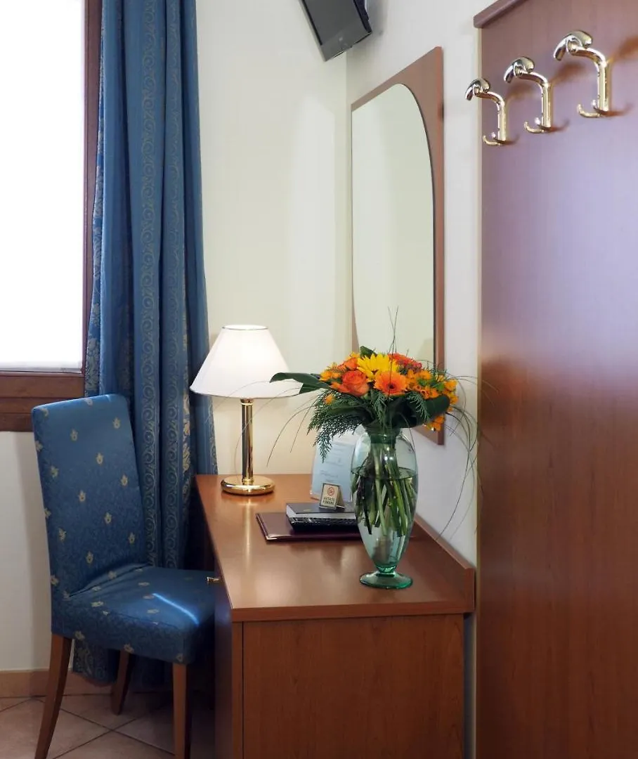 Hotel Cris Mestre