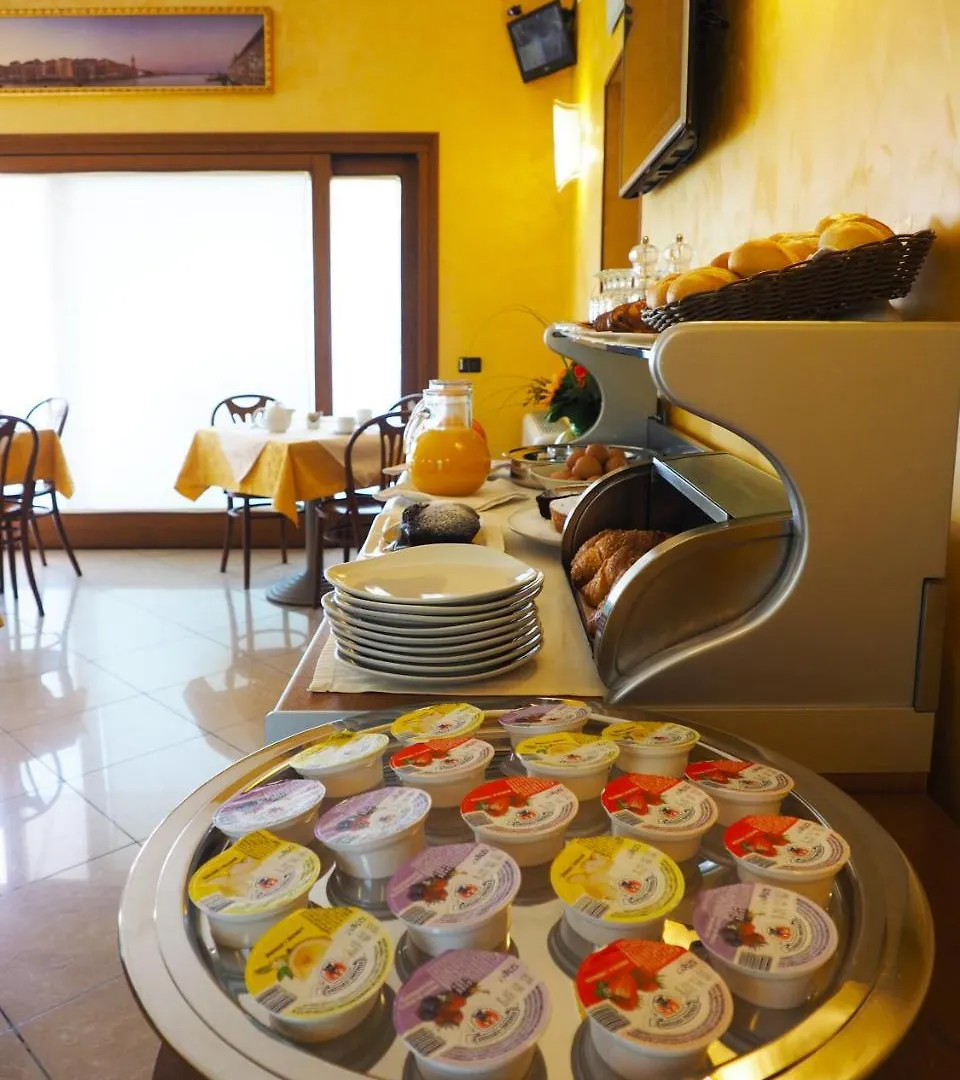 ***  Hotel Cris Mestre Italy