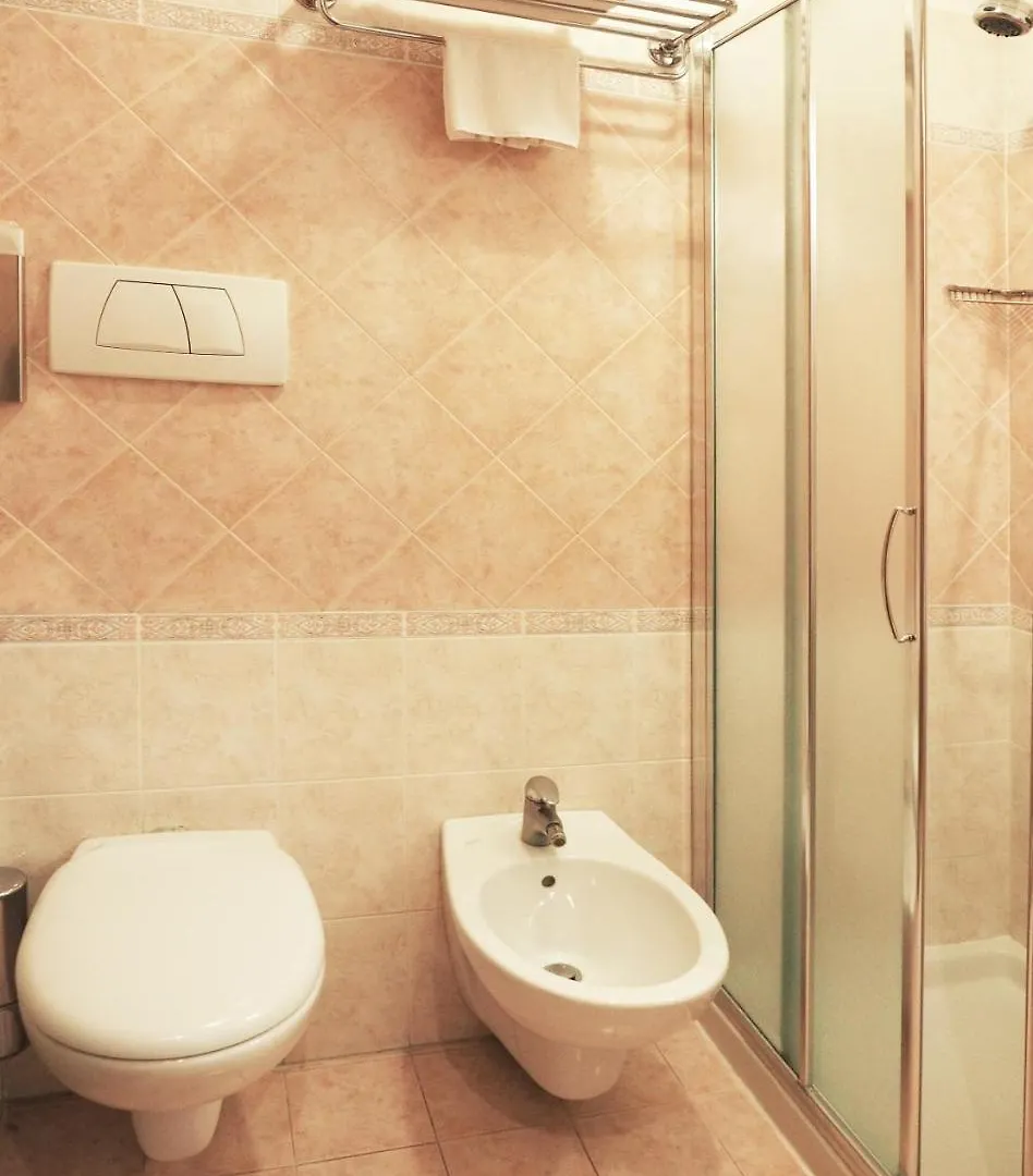 Hotel Cris Mestre 3*,  Italy